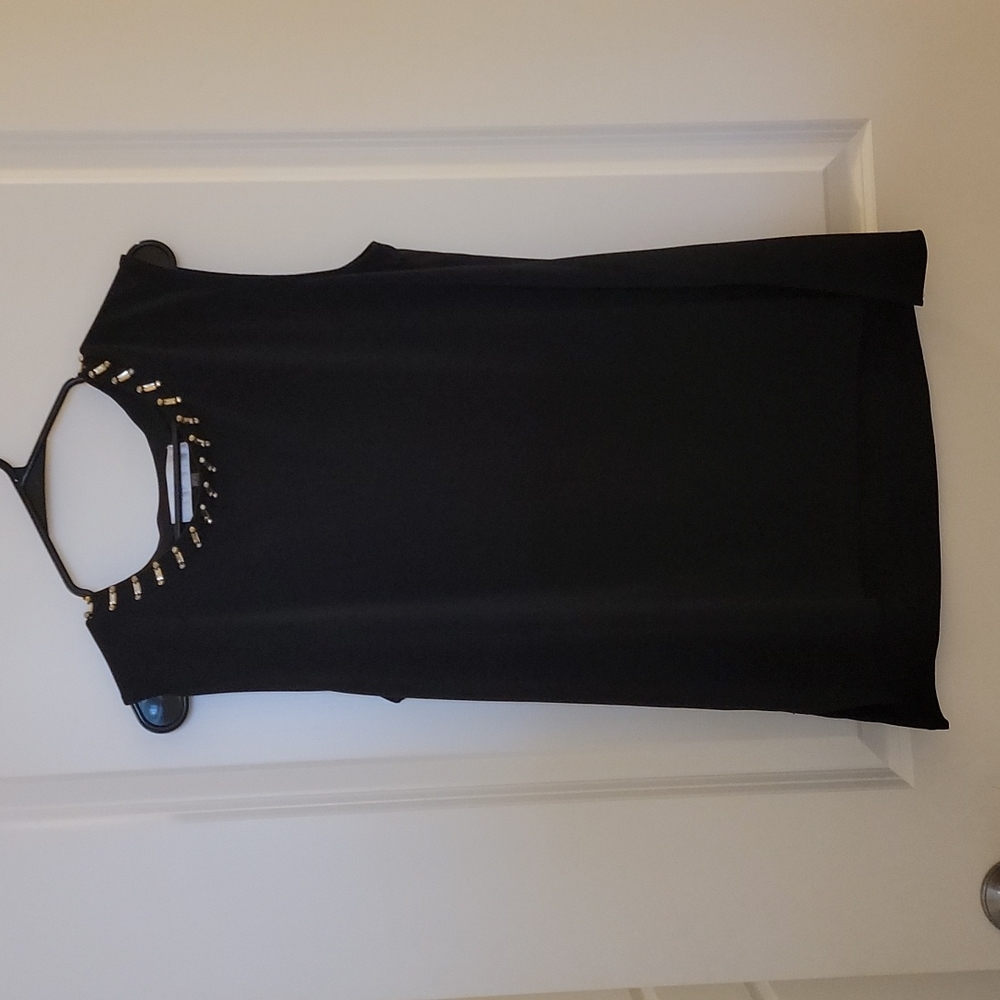Large black no sleeve top